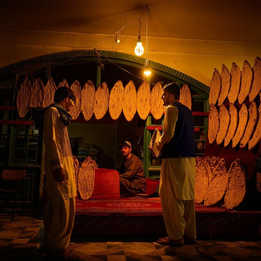 Afghan bakeries are by far what reminds me most of France. They are everywhere. But here, they are more than just shops. You can see people interact, prepare the bread, and they remain open until very late. One of my favorite feature of the country. 