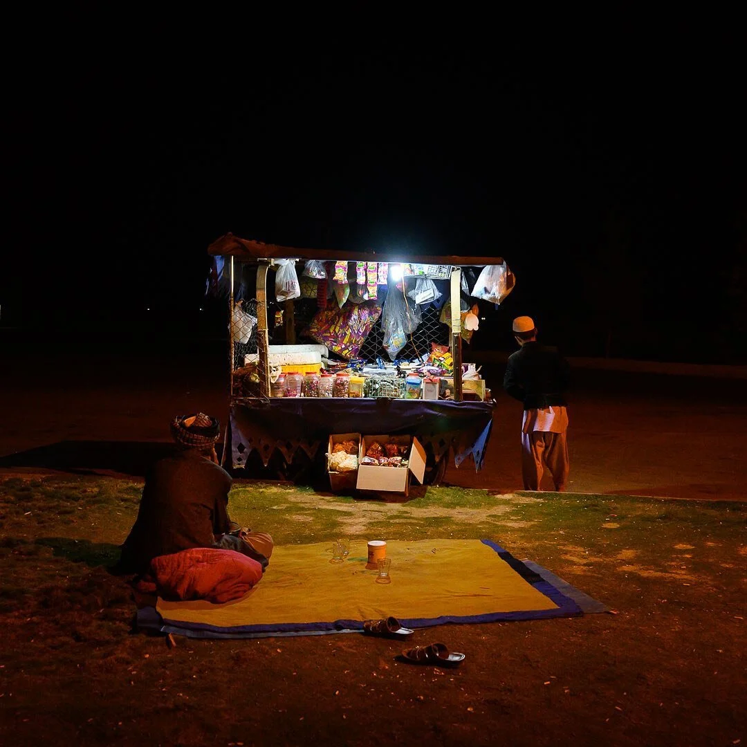 Late night in Kandahar's relatively safe and modern Aino Mina neighborhood. 10.1.20. #Kandahar #afghanistan #afghanistan🇦🇫 #picnic #everyday #everydayafg #store #streetphotography @everydaykandahar @everydayafg