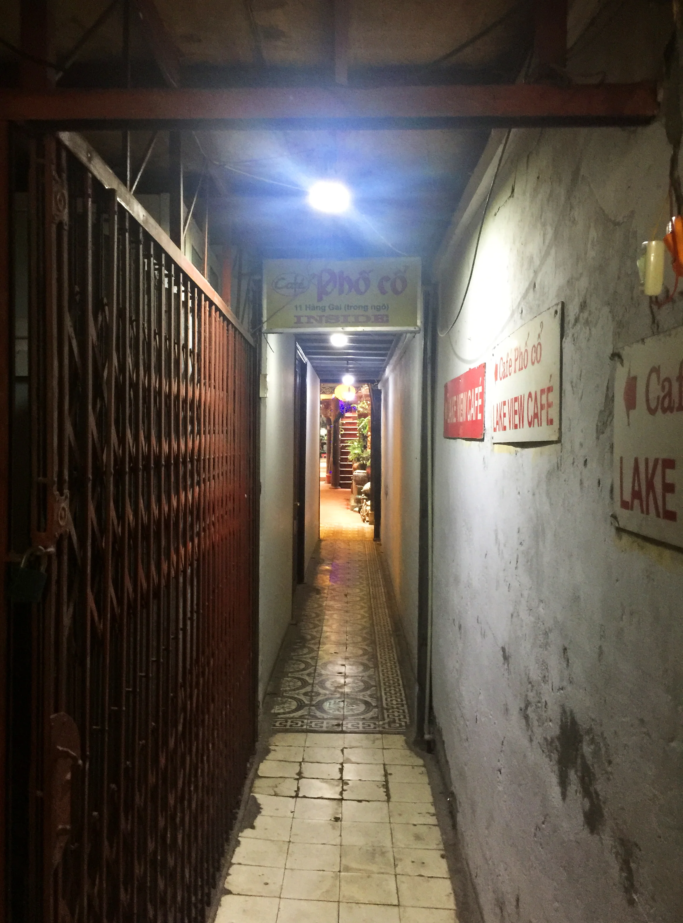 21_Hanoi_cafe04.jpg