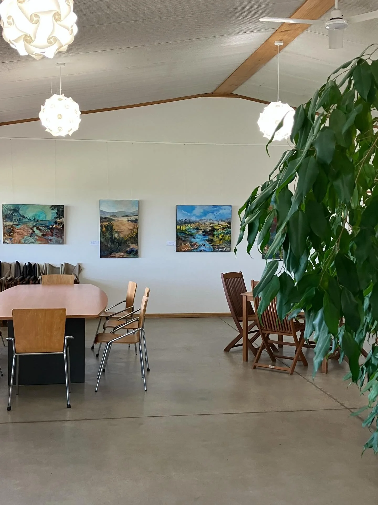 Great exhibition by Maude Butta @maudehavemercy at Small Forest Wines @small_forest_wines. Well worth a visit, beautiful venue and paintings.