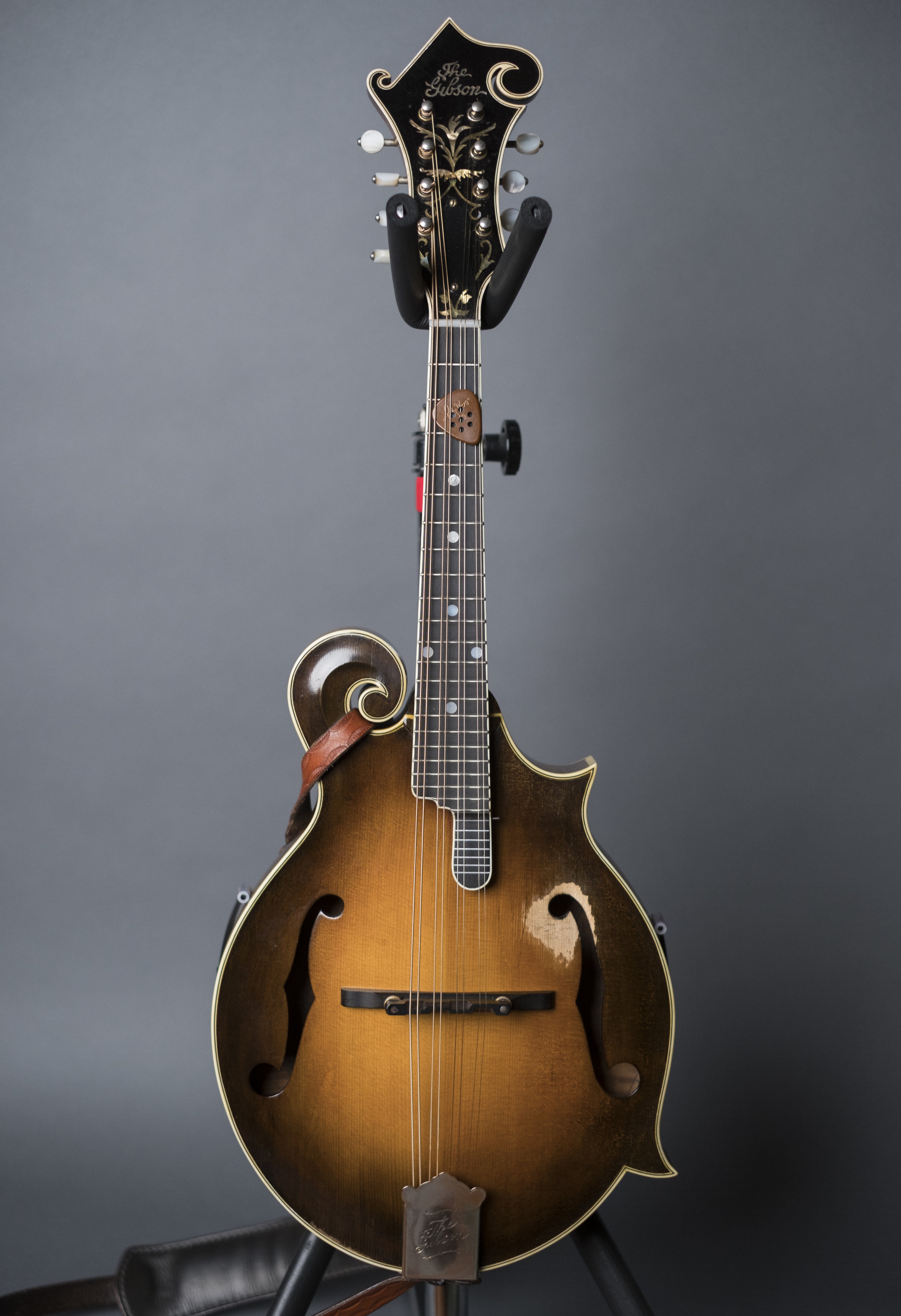 Ricky Skagg's 1922 Gibson Loar F5