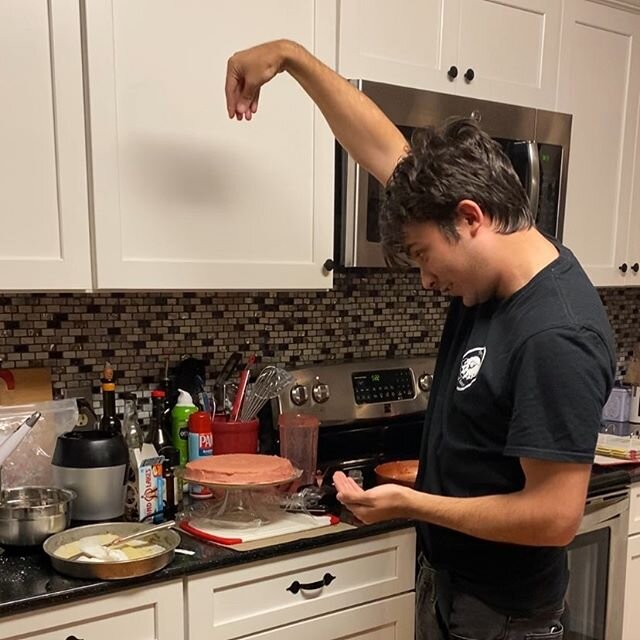 I have a surprising amount of photos of @tristanscroggins in my camera roll. Here he is as &ldquo;Sprinkle Bae&rdquo; for one of his many late night cake adventures at casa de @fiddlestar. Look at that technique. He and I are teaching mandolin this w