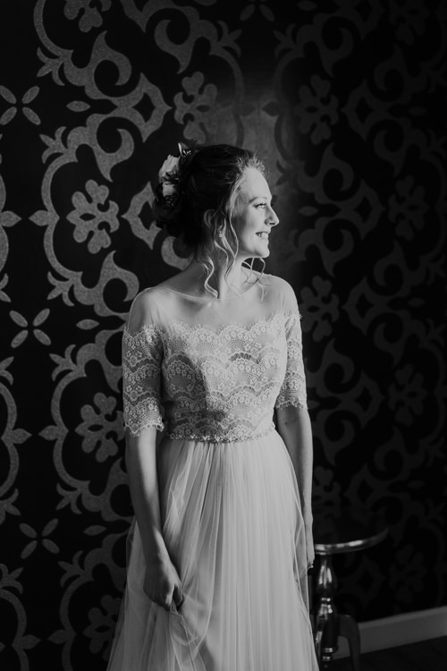 Sydney & Thomas - Married - Nathaniel Jensen Photography - Omaha Nebraska Wedding Photograper - Joslyn Castle - Founders One Nine - Hotel Deco-85.jpg