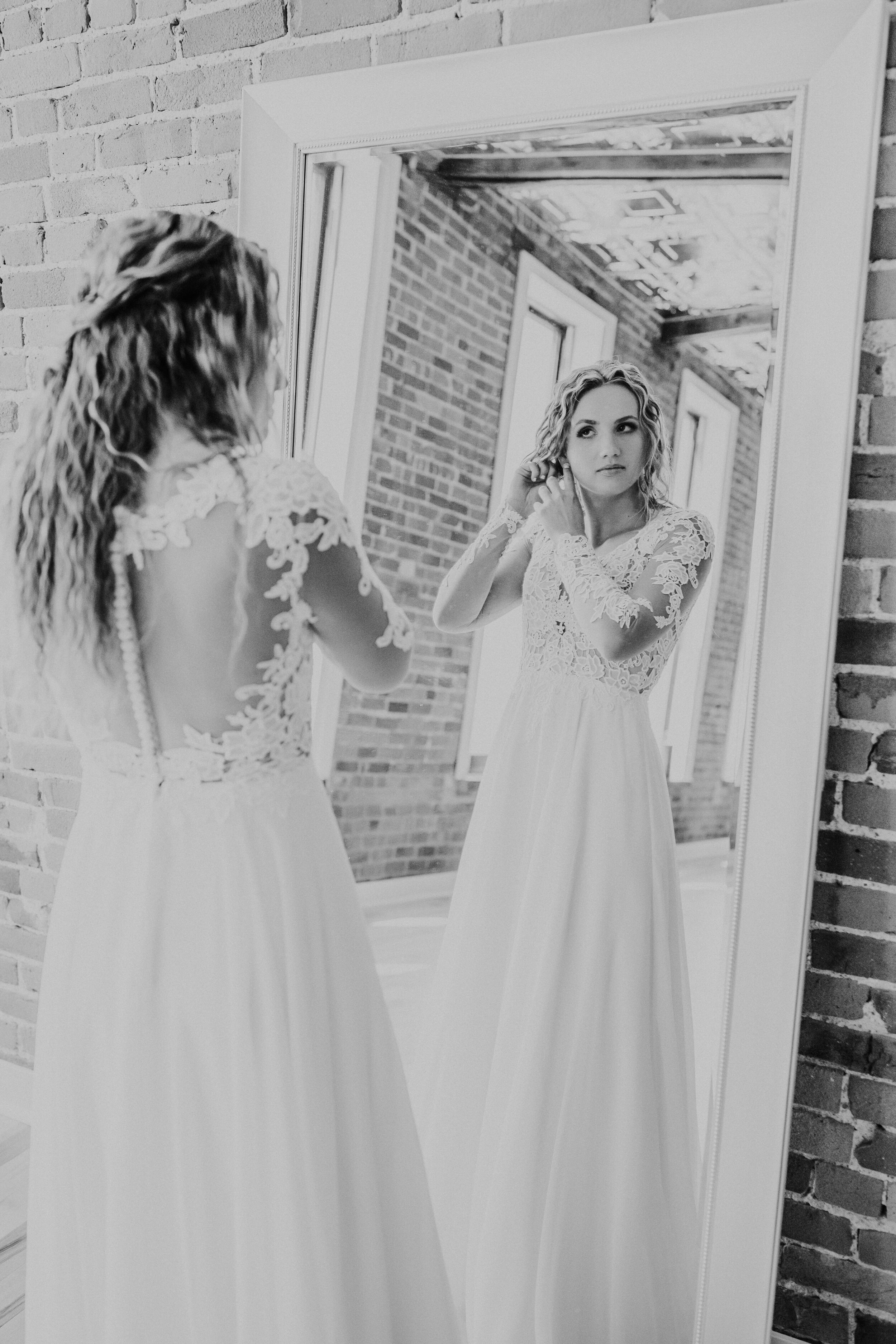 Megan & Sam - Married - Nathaniel Jensen Photography - Omaha Nebraska Wedding Photographer-25.jpg