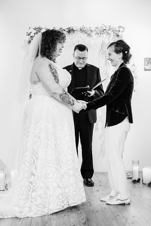 Lianna & Sarah - Married - Blog Size - Nathaniel Jensen Photography - Omaha Nebraska Wedding Photographer-339.jpg