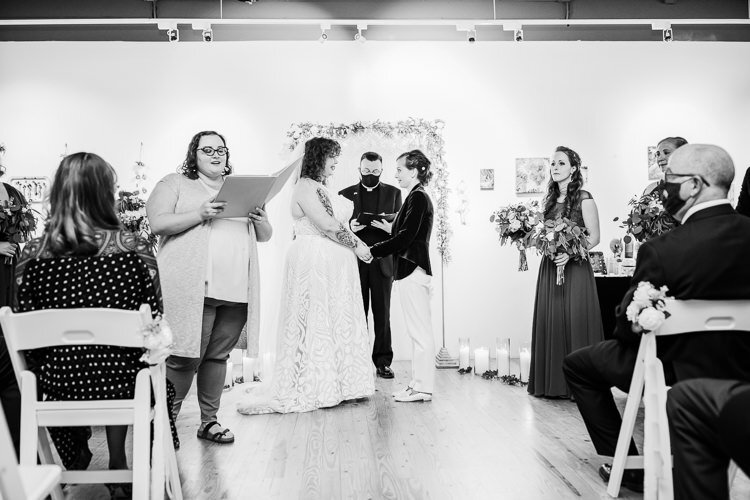 Lianna & Sarah - Married - Blog Size - Nathaniel Jensen Photography - Omaha Nebraska Wedding Photographer-351.jpg