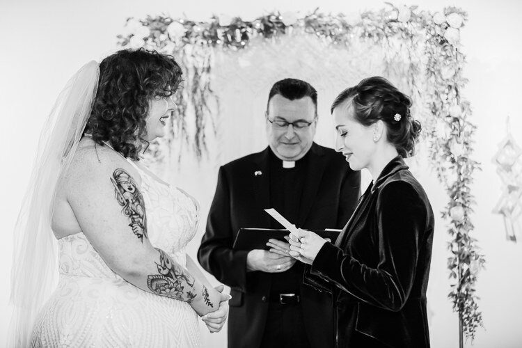 Lianna & Sarah - Married - Blog Size - Nathaniel Jensen Photography - Omaha Nebraska Wedding Photographer-369.jpg