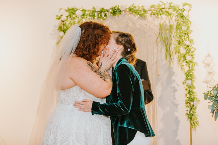 Lianna & Sarah - Married - Blog Size - Nathaniel Jensen Photography - Omaha Nebraska Wedding Photographer-384.jpg
