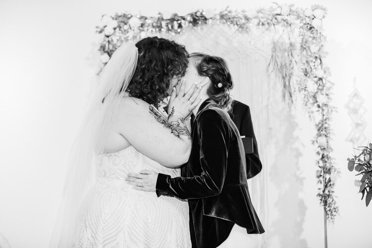 Lianna & Sarah - Married - Blog Size - Nathaniel Jensen Photography - Omaha Nebraska Wedding Photographer-385.jpg