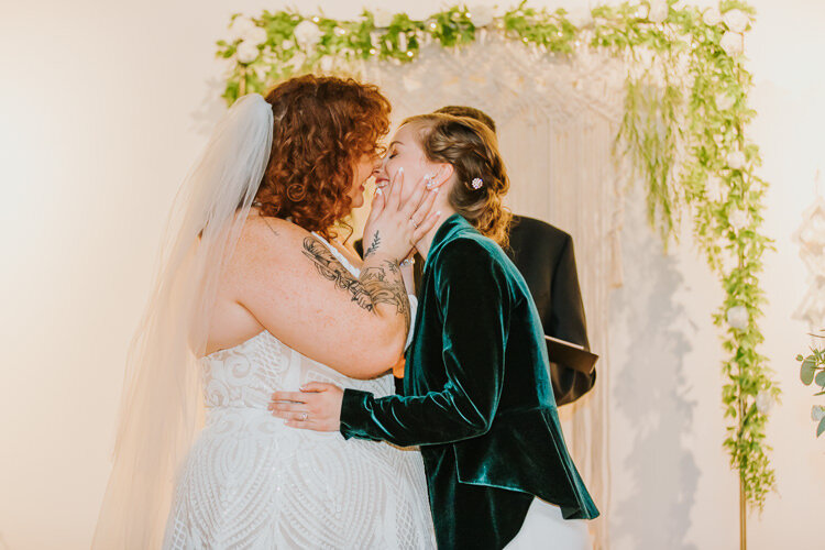 Lianna & Sarah - Married - Blog Size - Nathaniel Jensen Photography - Omaha Nebraska Wedding Photographer-386.jpg