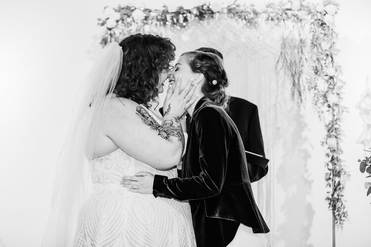 Lianna & Sarah - Married - Blog Size - Nathaniel Jensen Photography - Omaha Nebraska Wedding Photographer-387.jpg
