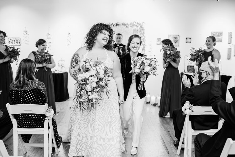 Lianna & Sarah - Married - Blog Size - Nathaniel Jensen Photography - Omaha Nebraska Wedding Photographer-393.jpg