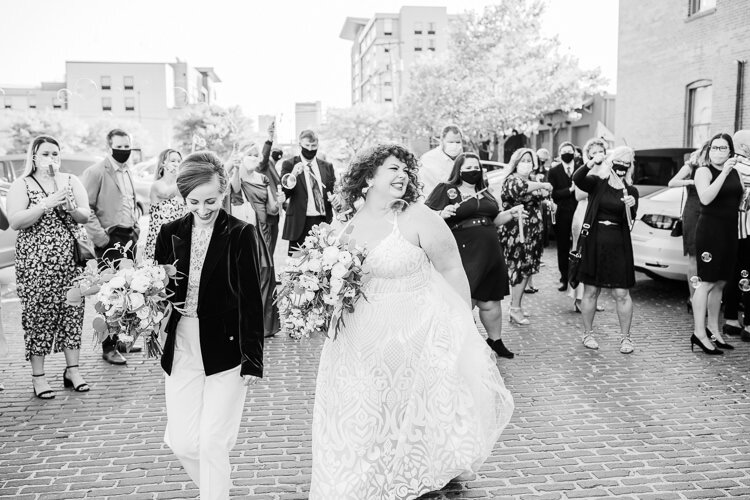 Lianna & Sarah - Married - Blog Size - Nathaniel Jensen Photography - Omaha Nebraska Wedding Photographer-417.jpg