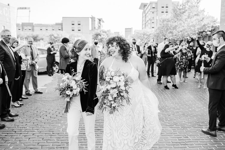 Lianna & Sarah - Married - Blog Size - Nathaniel Jensen Photography - Omaha Nebraska Wedding Photographer-421.jpg
