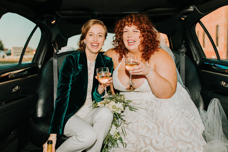 Lianna & Sarah - Married - Blog Size - Nathaniel Jensen Photography - Omaha Nebraska Wedding Photographer-426.jpg