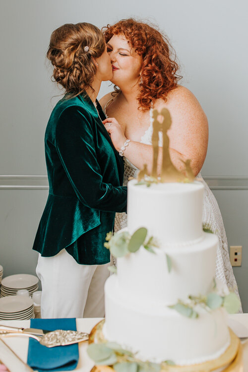 Lianna & Sarah - Married - Blog Size - Nathaniel Jensen Photography - Omaha Nebraska Wedding Photographer-464.jpg