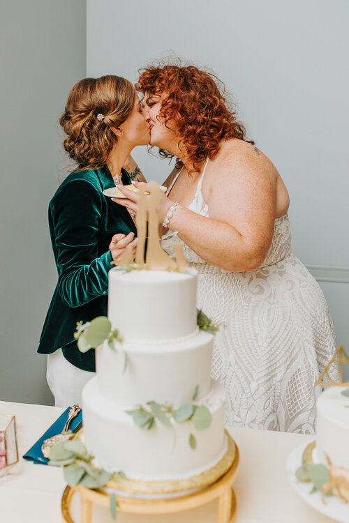 Lianna & Sarah - Married - Blog Size - Nathaniel Jensen Photography - Omaha Nebraska Wedding Photographer-469.jpg