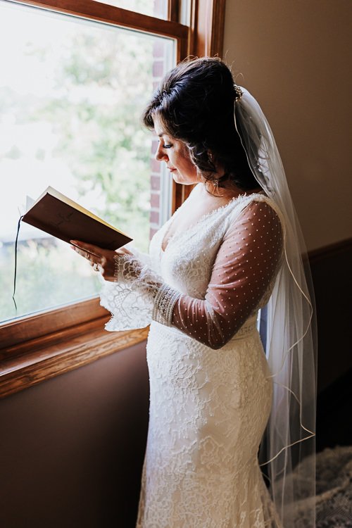Erin & Noah - Married - WEB - Nathaniel Jensen Photography - Omaha Nebraska Wedding Photographer-75.JPG