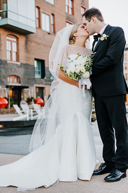 Maddie & Spencer - Married - WEB - Nathaniel Jensen Photography - Omaha Nebraska Wedding Photographer-342.JPG