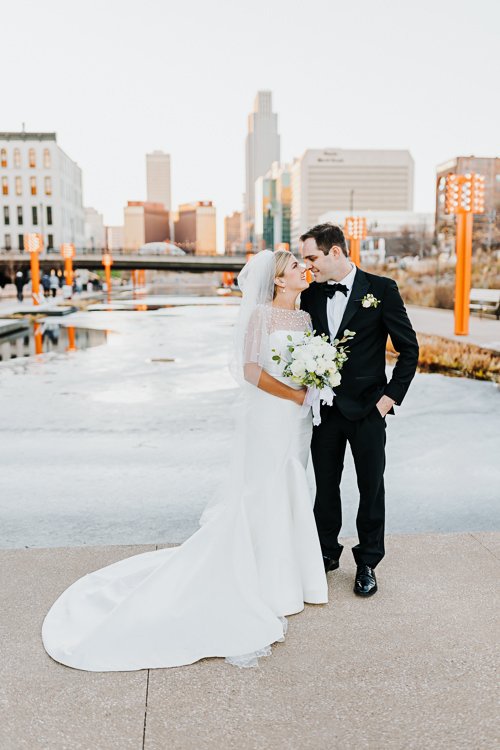 Maddie & Spencer - Married - WEB - Nathaniel Jensen Photography - Omaha Nebraska Wedding Photographer-346.JPG