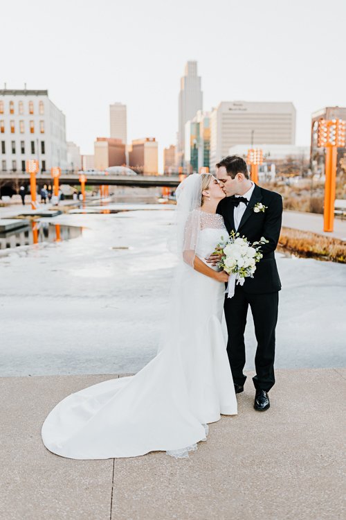 Maddie & Spencer - Married - WEB - Nathaniel Jensen Photography - Omaha Nebraska Wedding Photographer-347.JPG
