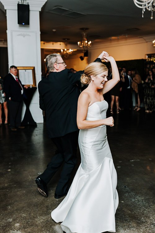 Maddie & Spencer - Married - WEB - Nathaniel Jensen Photography - Omaha Nebraska Wedding Photographer-551.JPG