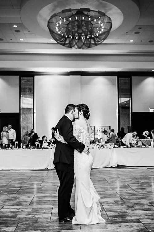 Maggie & Chris - Married - WEB - Nathaniel Jensen Photography - Omaha Nebraska Wedding Photographer-584.JPG