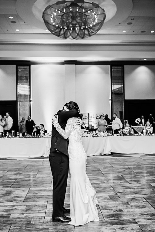 Maggie & Chris - Married - WEB - Nathaniel Jensen Photography - Omaha Nebraska Wedding Photographer-586.JPG