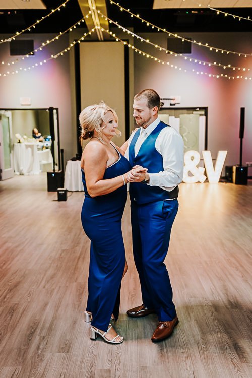 Vanessa & Nick - Married - WEB - Nathaniel Jensen Photography - Omaha Nebraska Wedding Photographer-708.JPG
