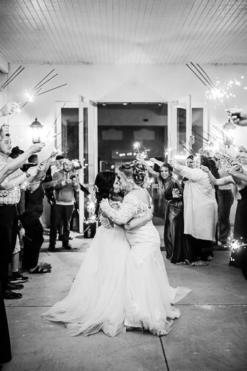 Kenzie & Robyn - Married - WEB - Nathaniel Jensen Photography - Omaha Nebraska Wedding Photographer-886.JPG