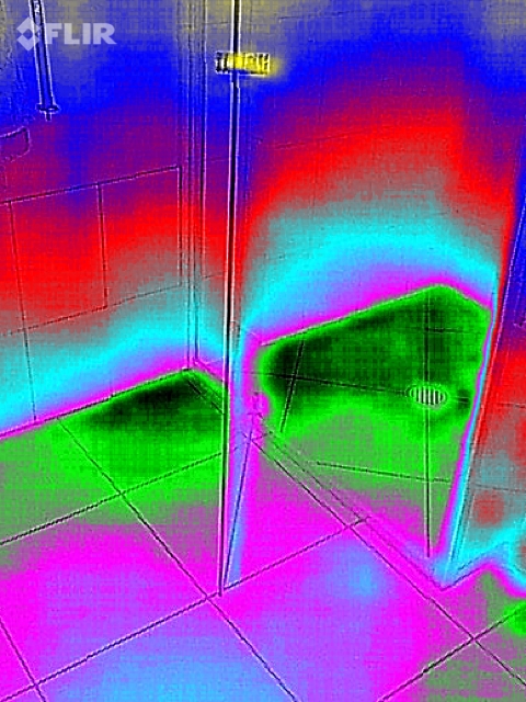 Thermal image showing water leaks under the tiles