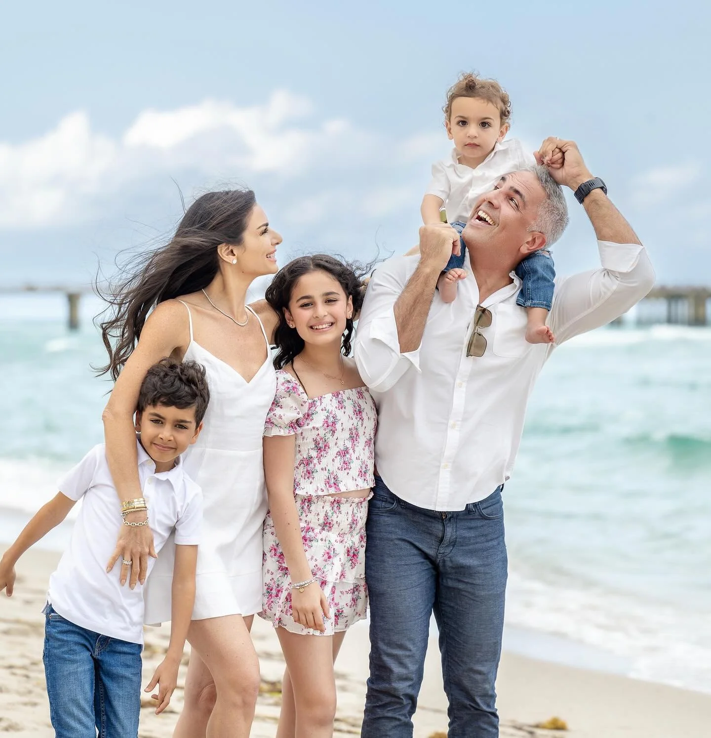 Built this family and runs it like a boss. We&rsquo;re all just living in Diane&rsquo;s world&mdash;and we&rsquo;re lucky to be in it. Love you ❤️ #MothersDay #MomMode #Legend