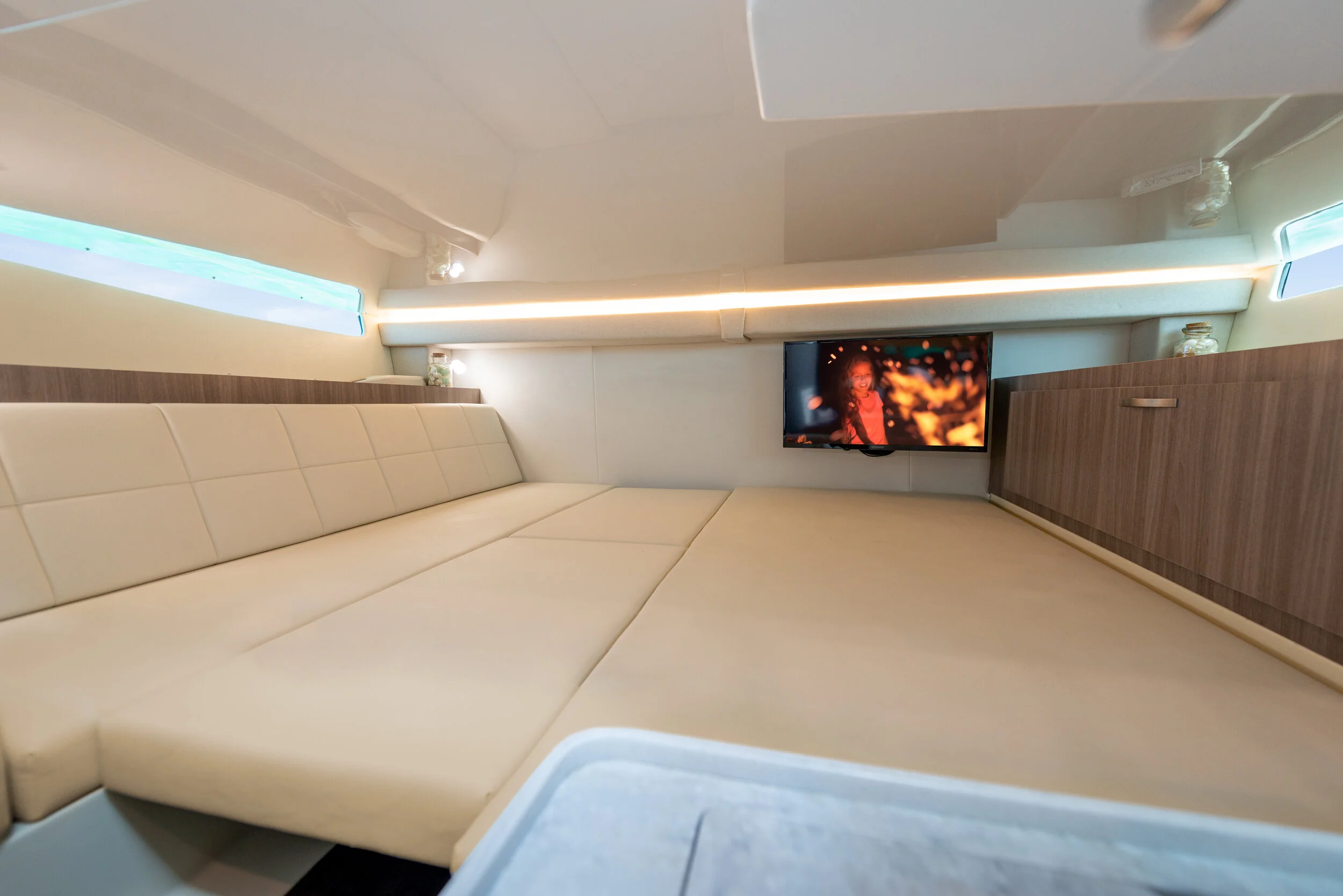 38sav_interior_51.jpg