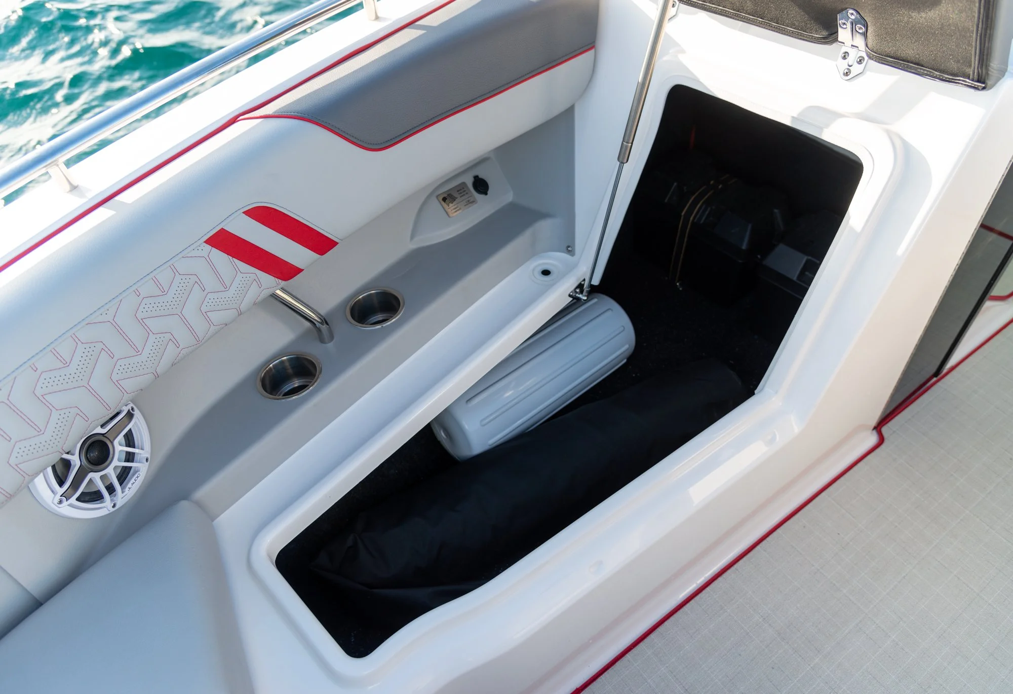 lx9_insets_24_140-2k.jpg