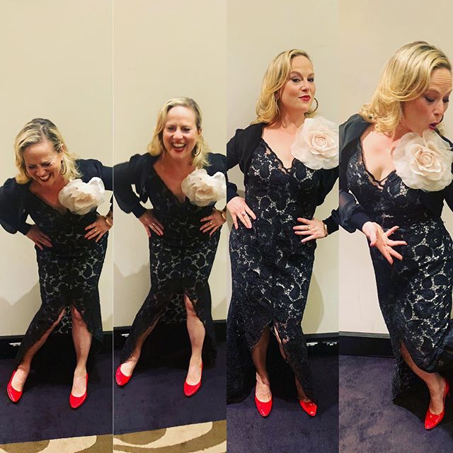Bit of a failed modeling session before tonight&rsquo;s French gig...but fun;)👠 #chanson #jazz #French #melbournemusic #jazzsinger #edithpiaf #frenchchanson #fabulous #donttakeyourselftooseriously #redshoes #vintagedress #tamarakuldin #soiree #pinkc