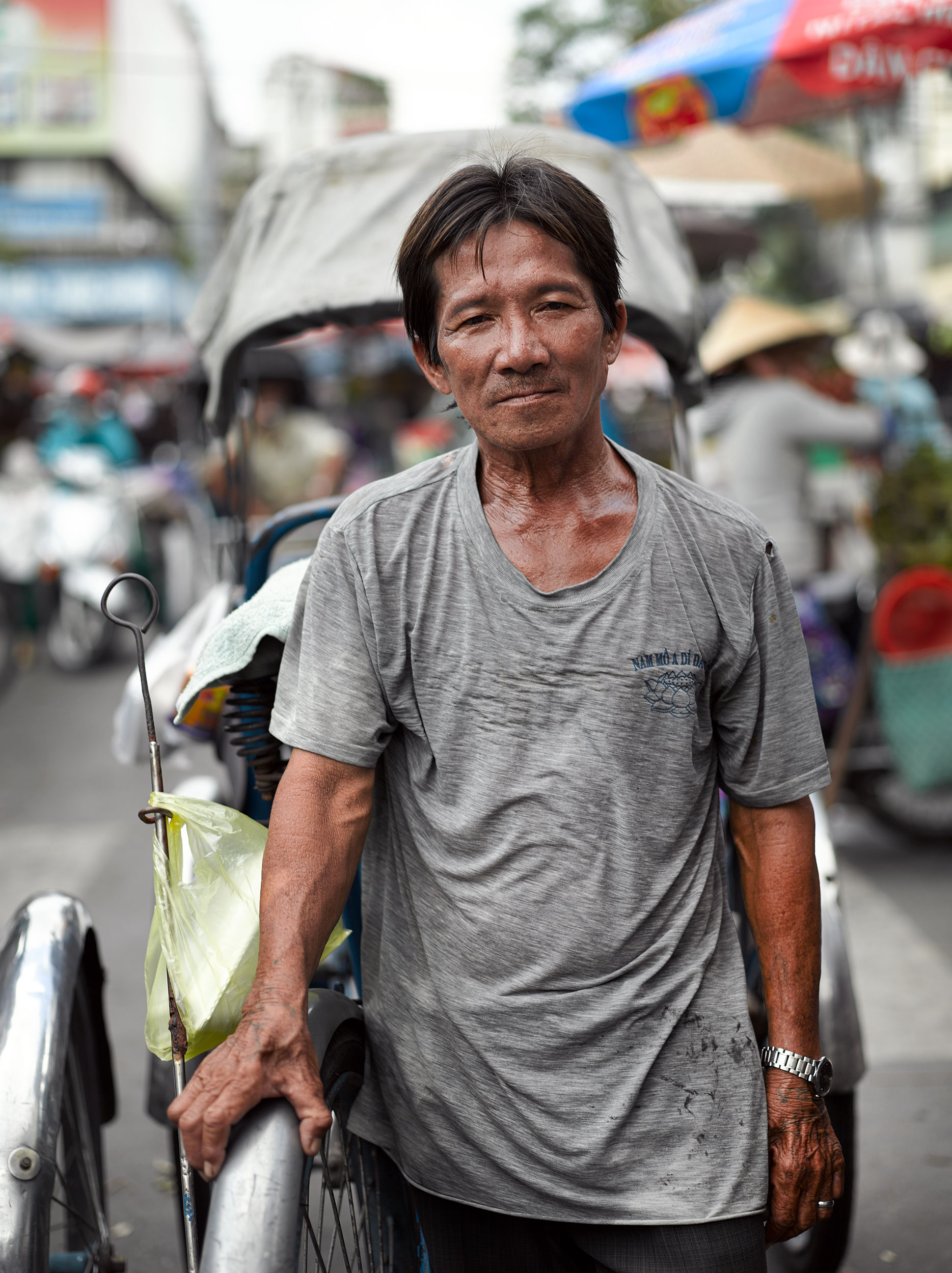 Binh_ChoHoaBinh25yrs.jpg