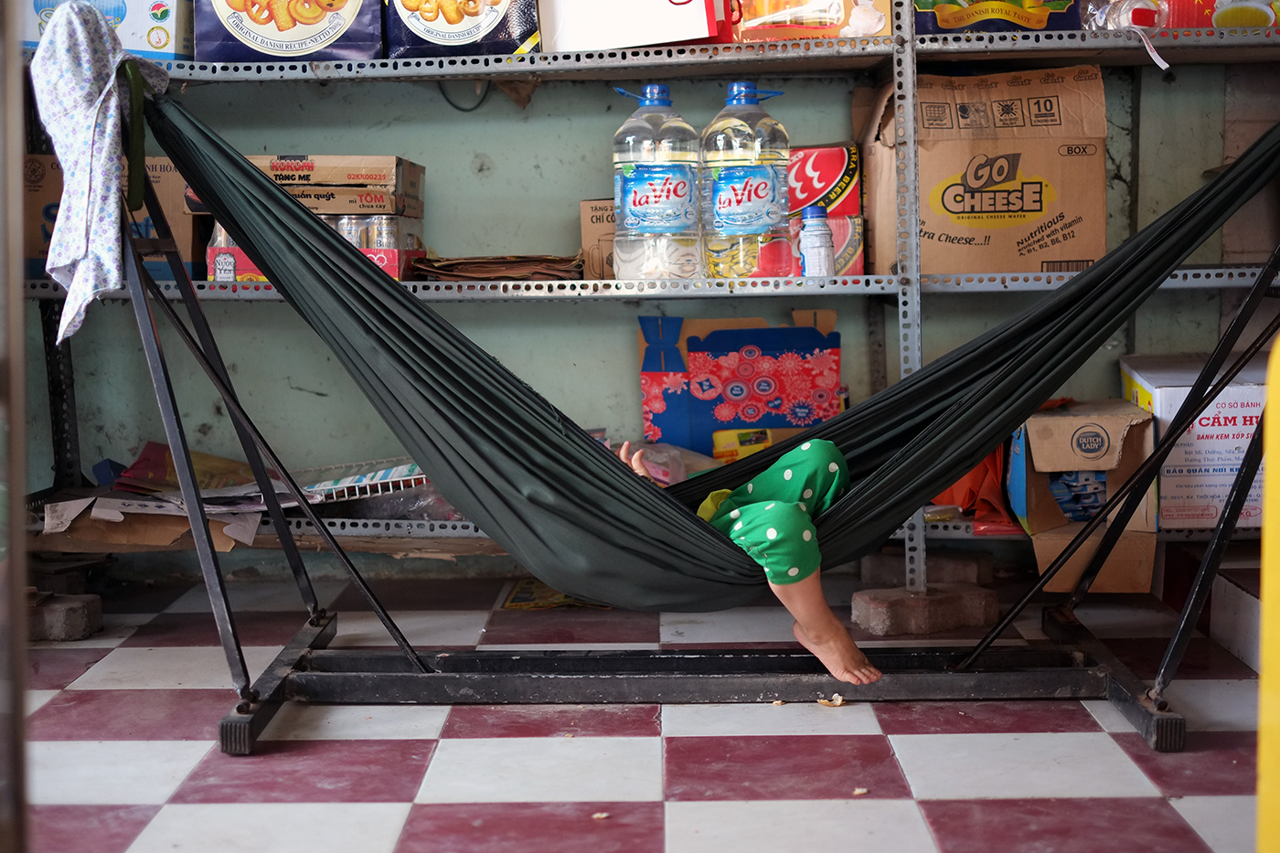 HammockKidsLegs.jpg