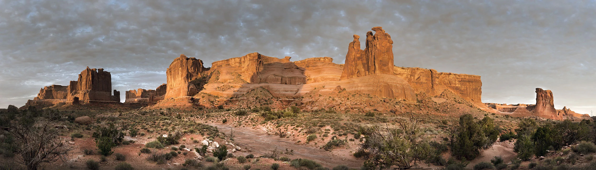 MorningArchesEntrance2SAT_50minus_9000w.jpg