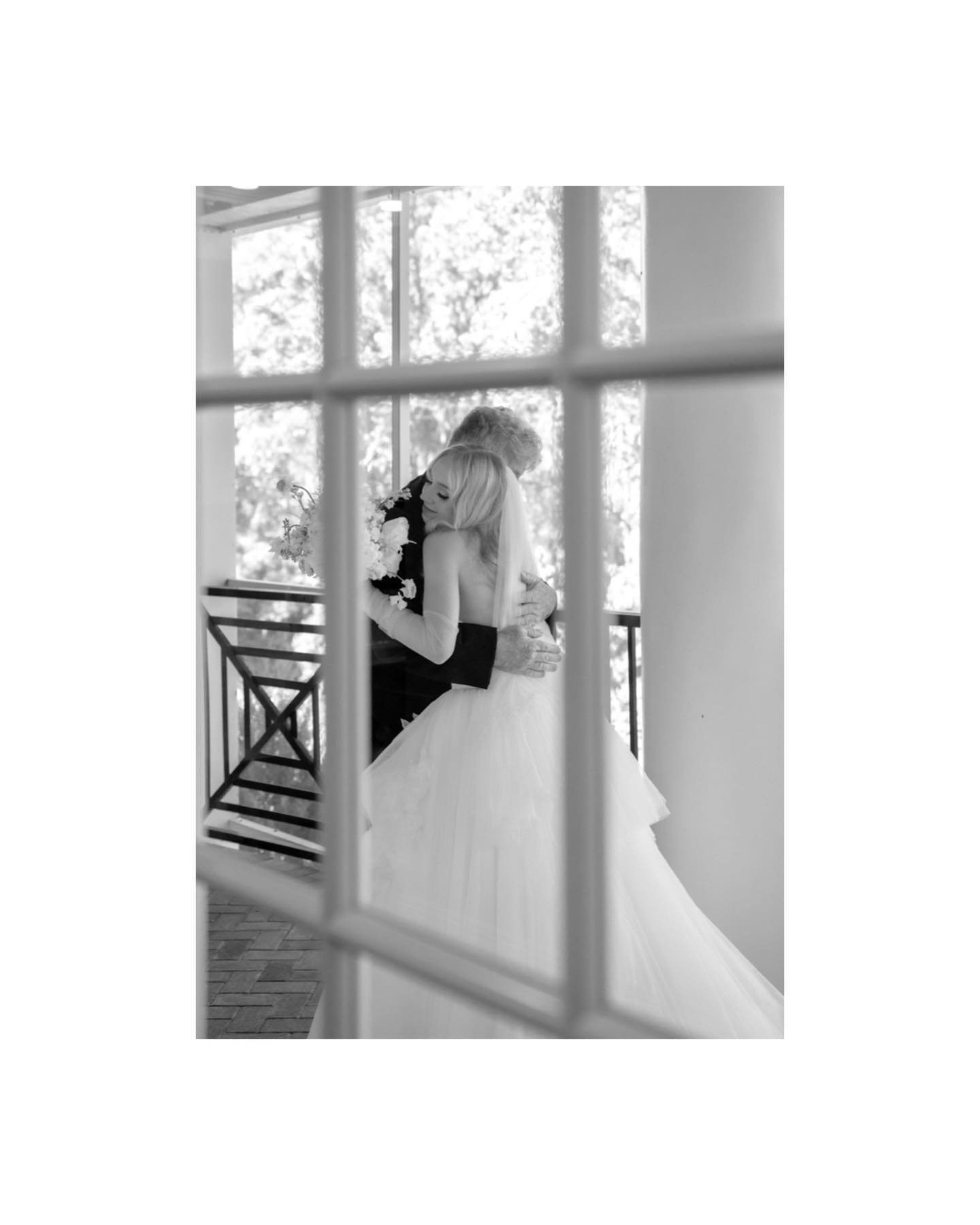 Some moments in black and white from Amanda and Jeff&rsquo;s wedding day. #orlandoweddingphotographer #tampaweddingphotographer#floridaweddingphotographer 
#chicagoweddingphotographer
#sandiegoweddingphotographer
#documentaryweddingphotographer
#orla