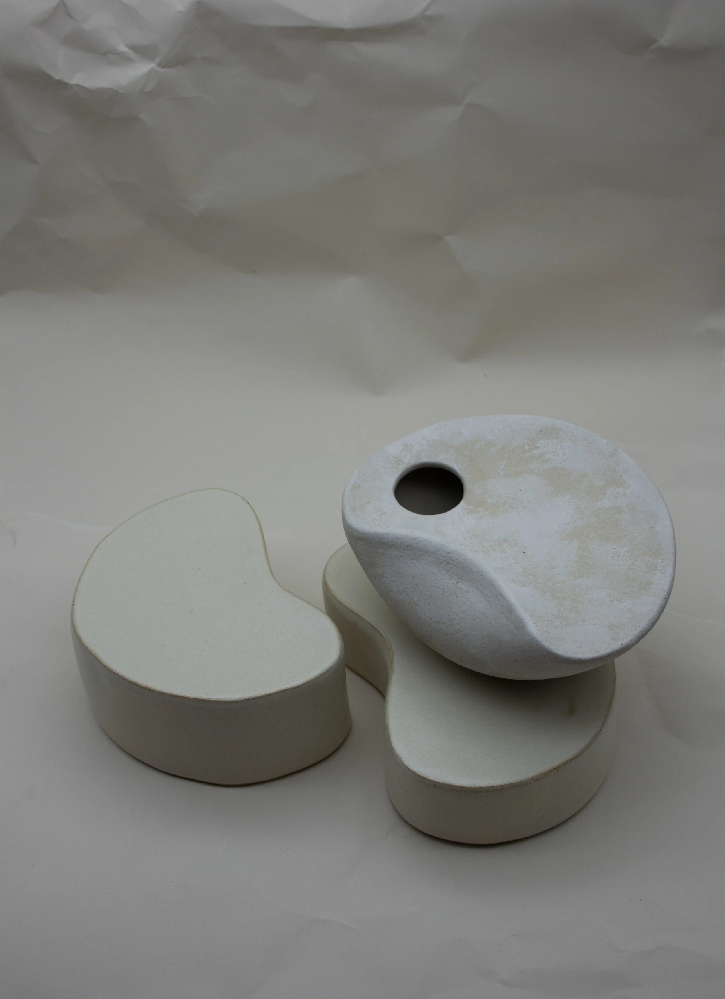 Curved Form and Two Cream Plinths Set