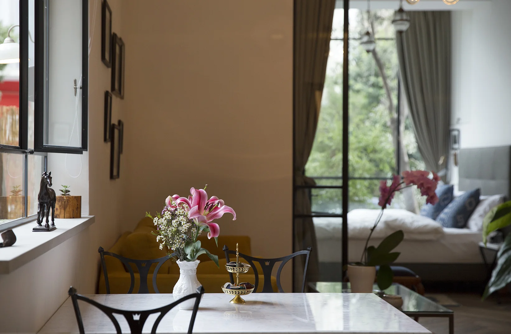 small.Liel Denir by MODY - Dinning Table (1) copy.jpg