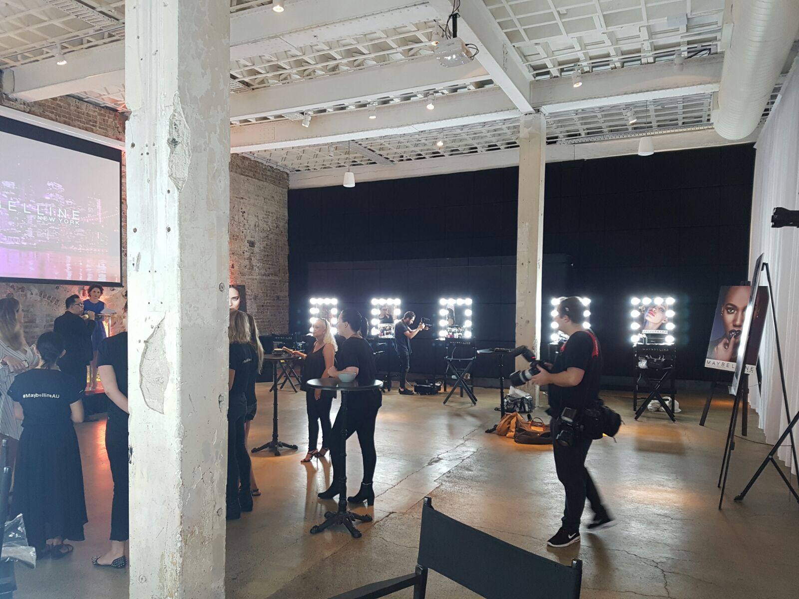 hollywood makeup station