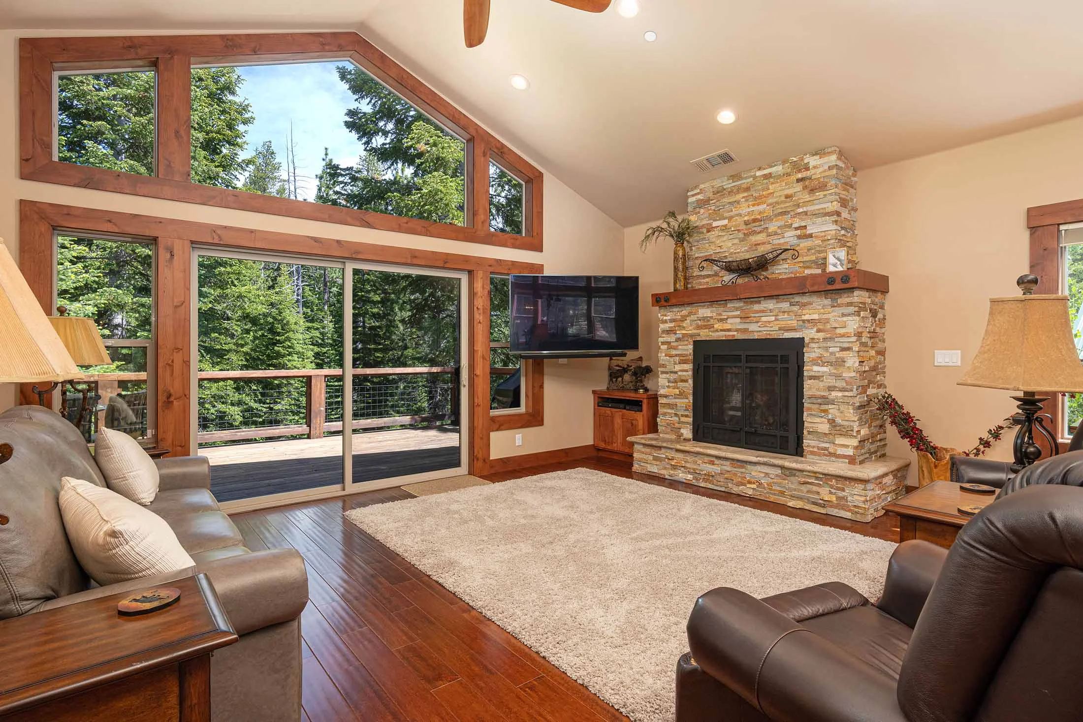 Sunny Tahoe Donner Home Near Golf Course