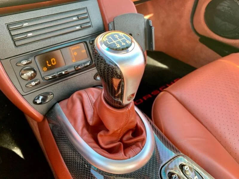 2001-porsche-911-carrera-2dr-coupe.jpeg