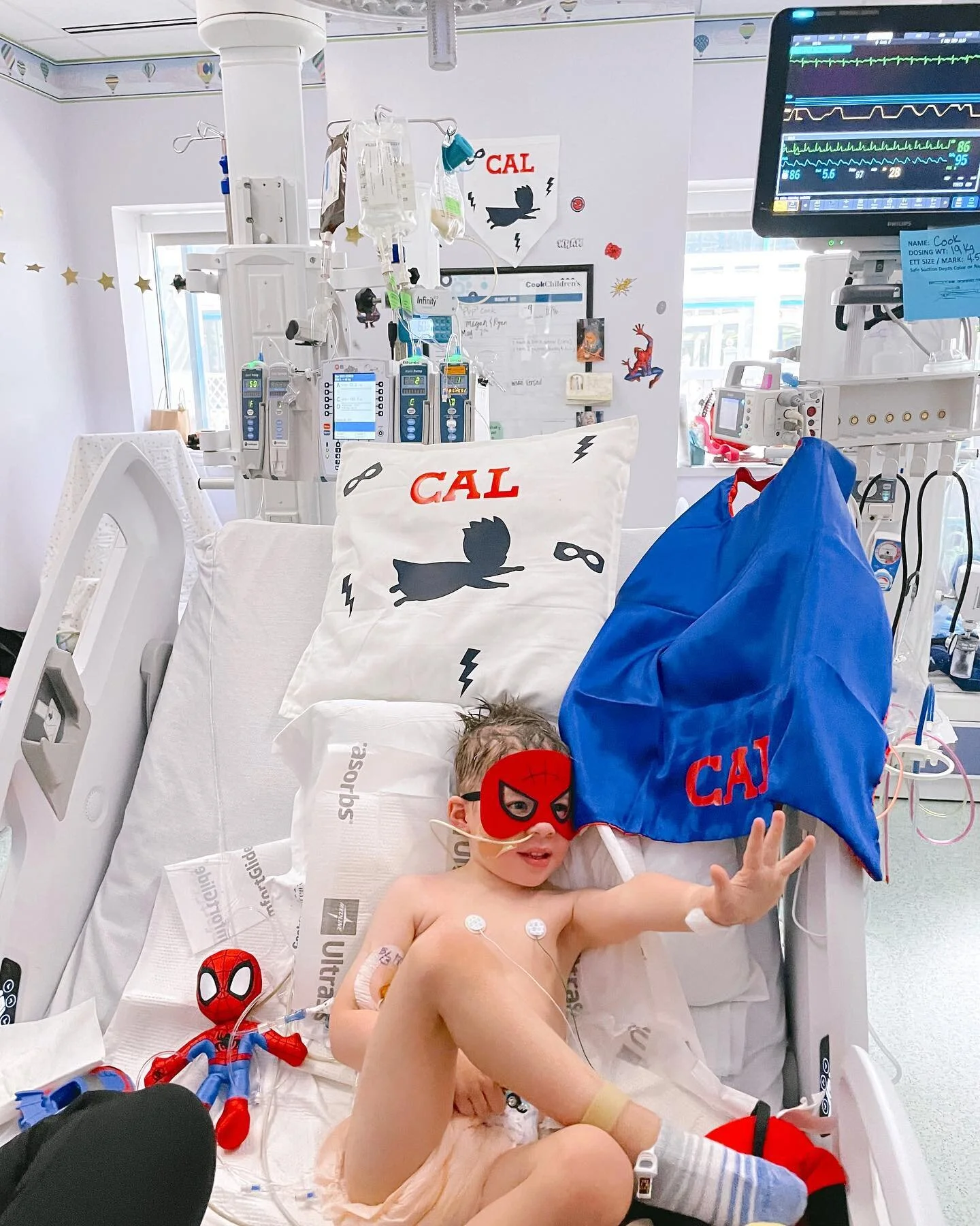 SUPERHERO CAL 🦸&zwj;♂️ Can&rsquo;t get enough of this adorable Spider-man room for the sweetest kiddo EVER❤️🕷️ #onceuponaroom #OUR #magicmakers #transformation #childrenshospital #hospitalroom #childlifespecialist #nonprofit #superhero #spiderman