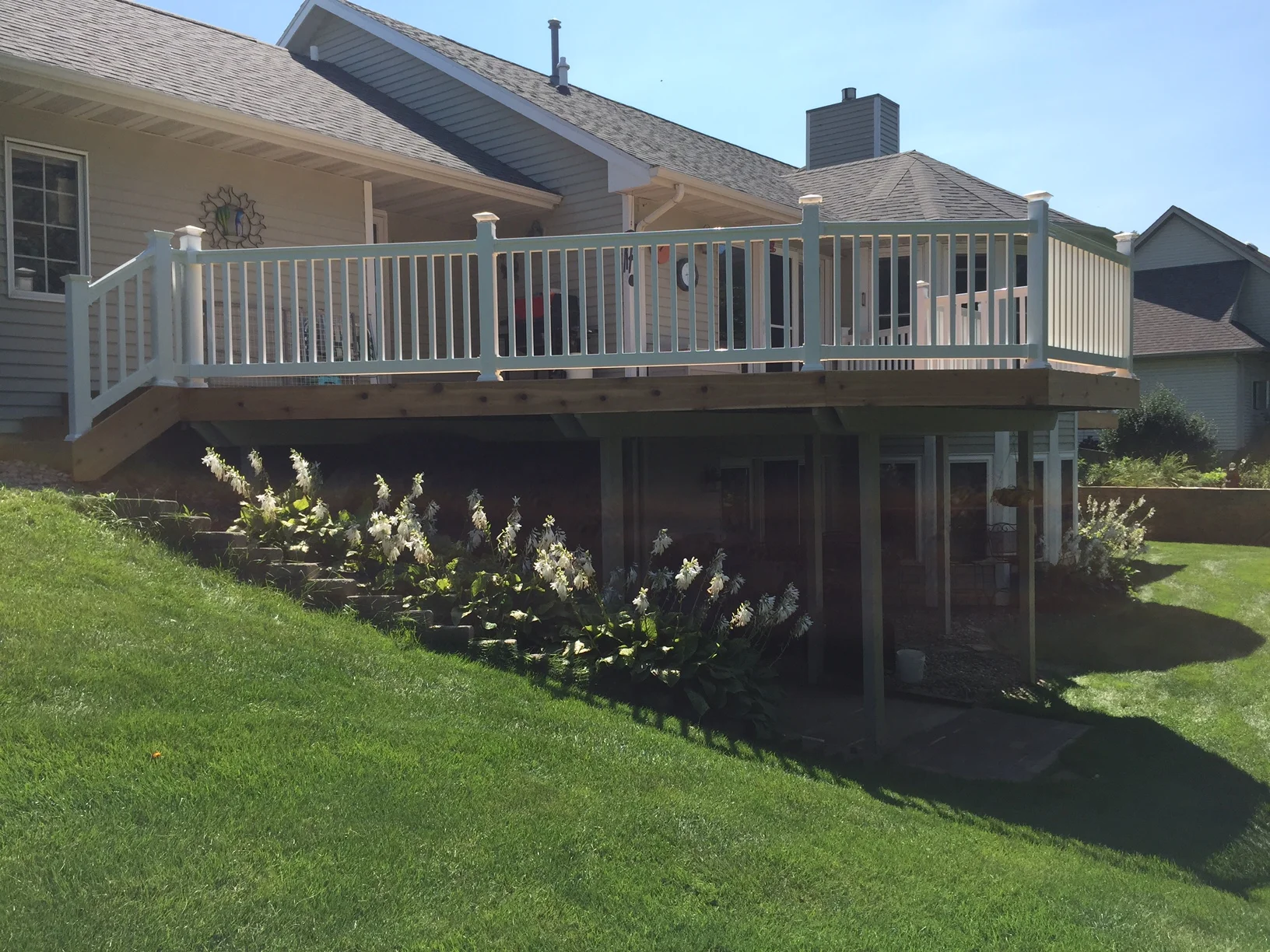 Cedar Deck with Vinyl Handrail