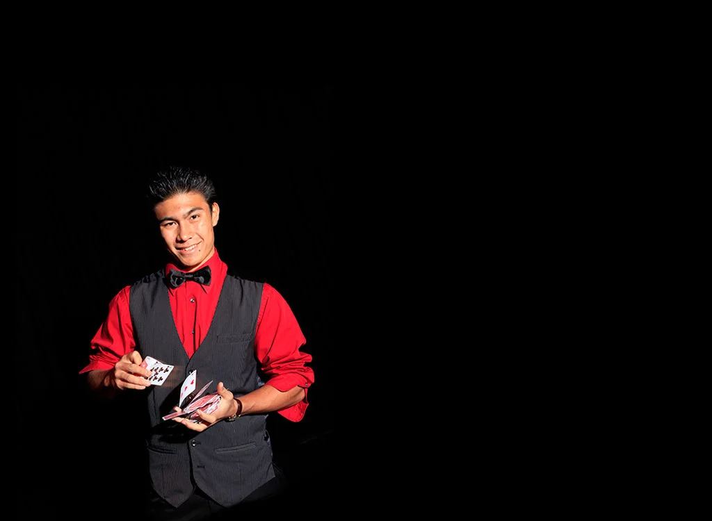 Holden-Mowat-Lahaina-Cannery-Mall-Kupanaha-Magic-Show.jpg