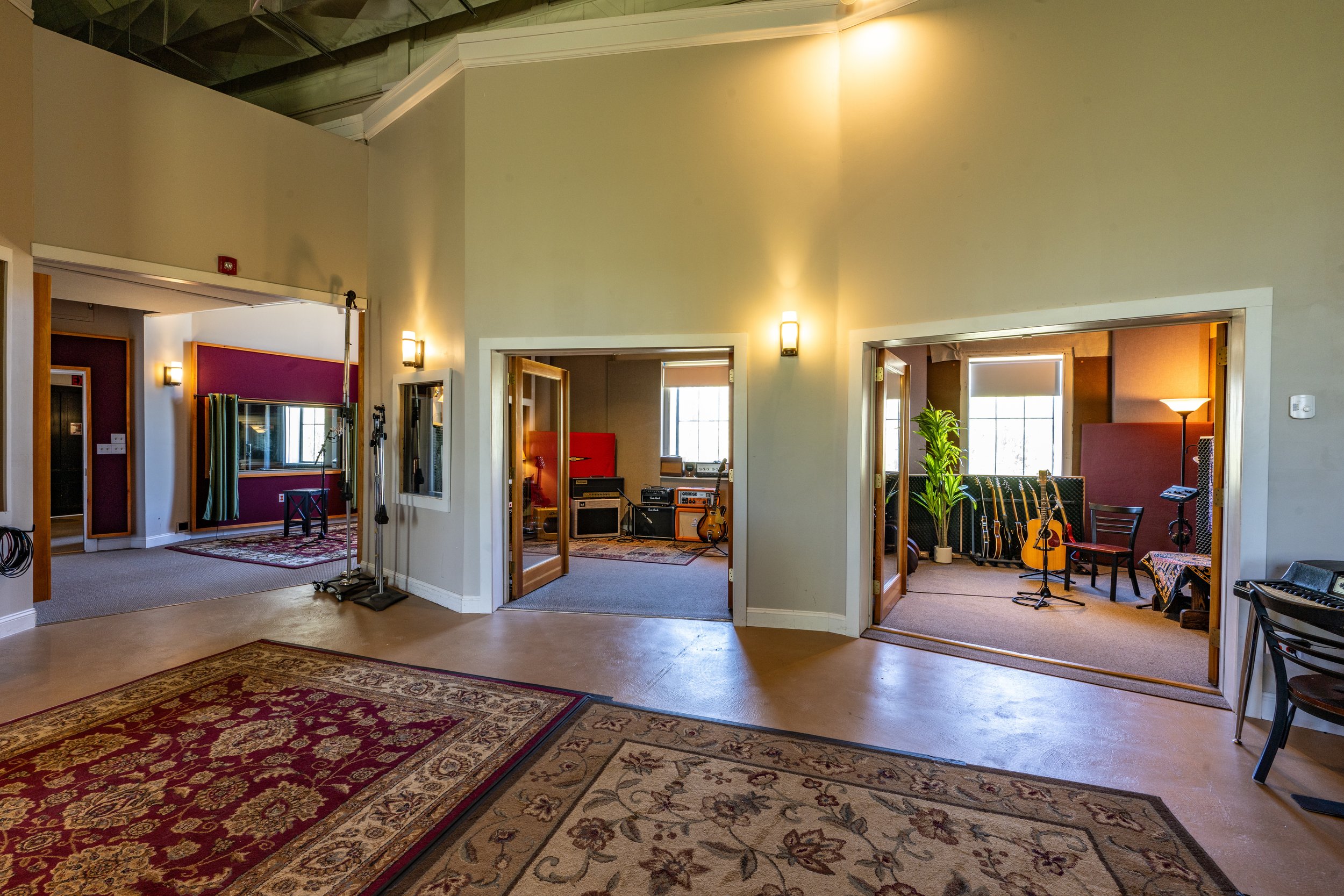 In addition to the studio’s main live room, the studio has an acoustically “dead” space and three spacious isolation booths.