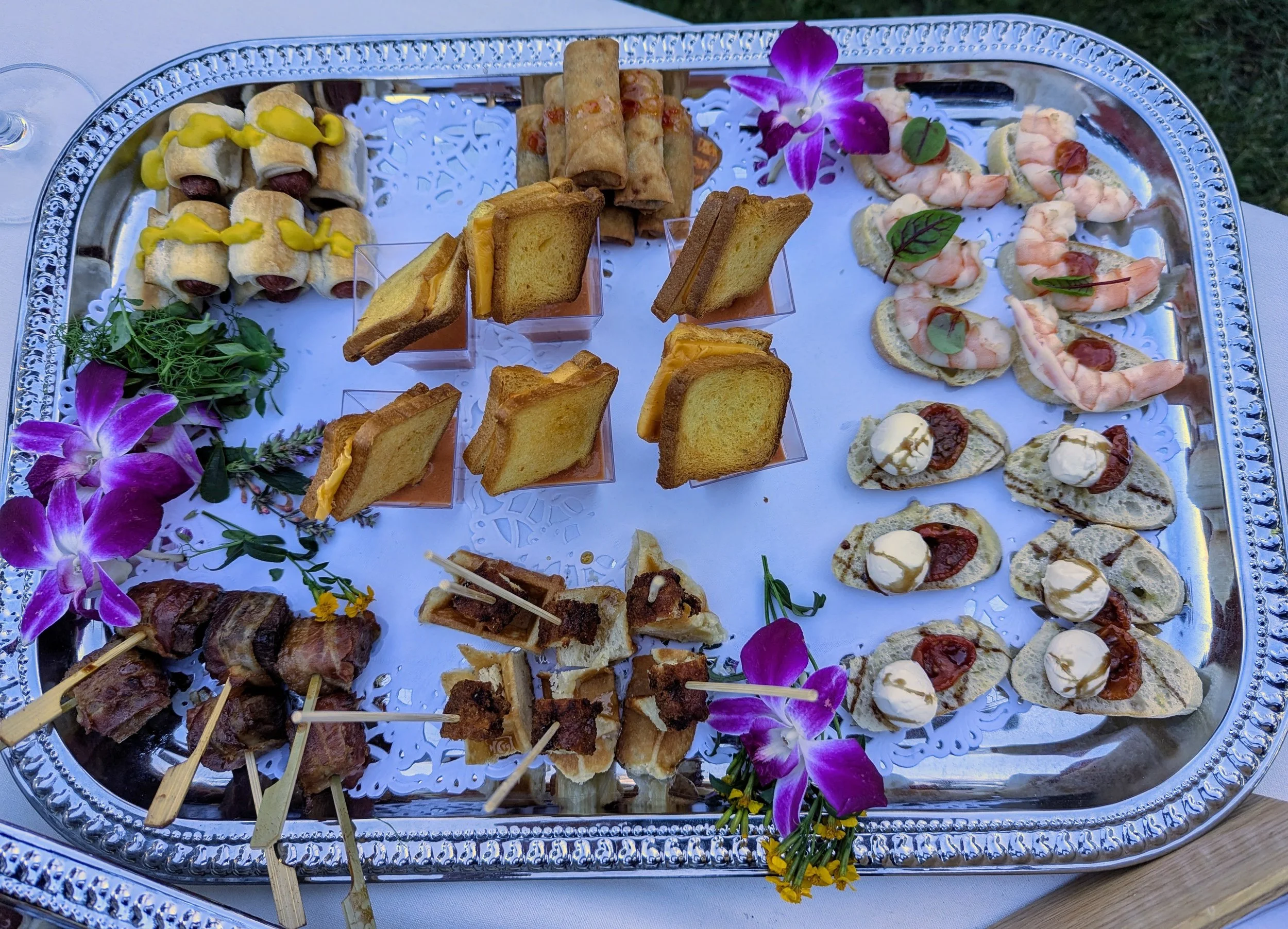 Birthday Party Venue Near Mahopac with Farm Tables and Flexible Layout