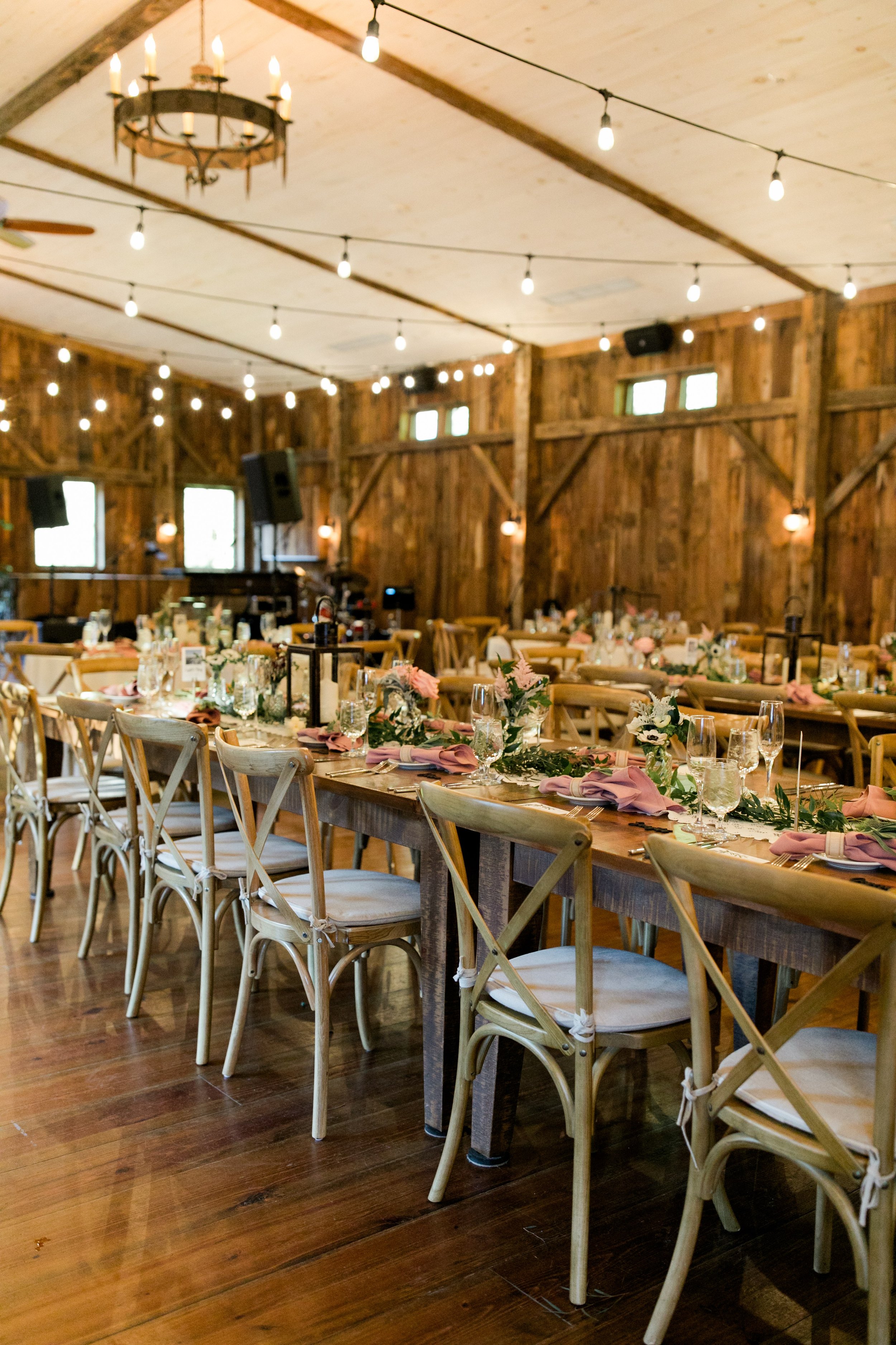 Barn Wedding Decor